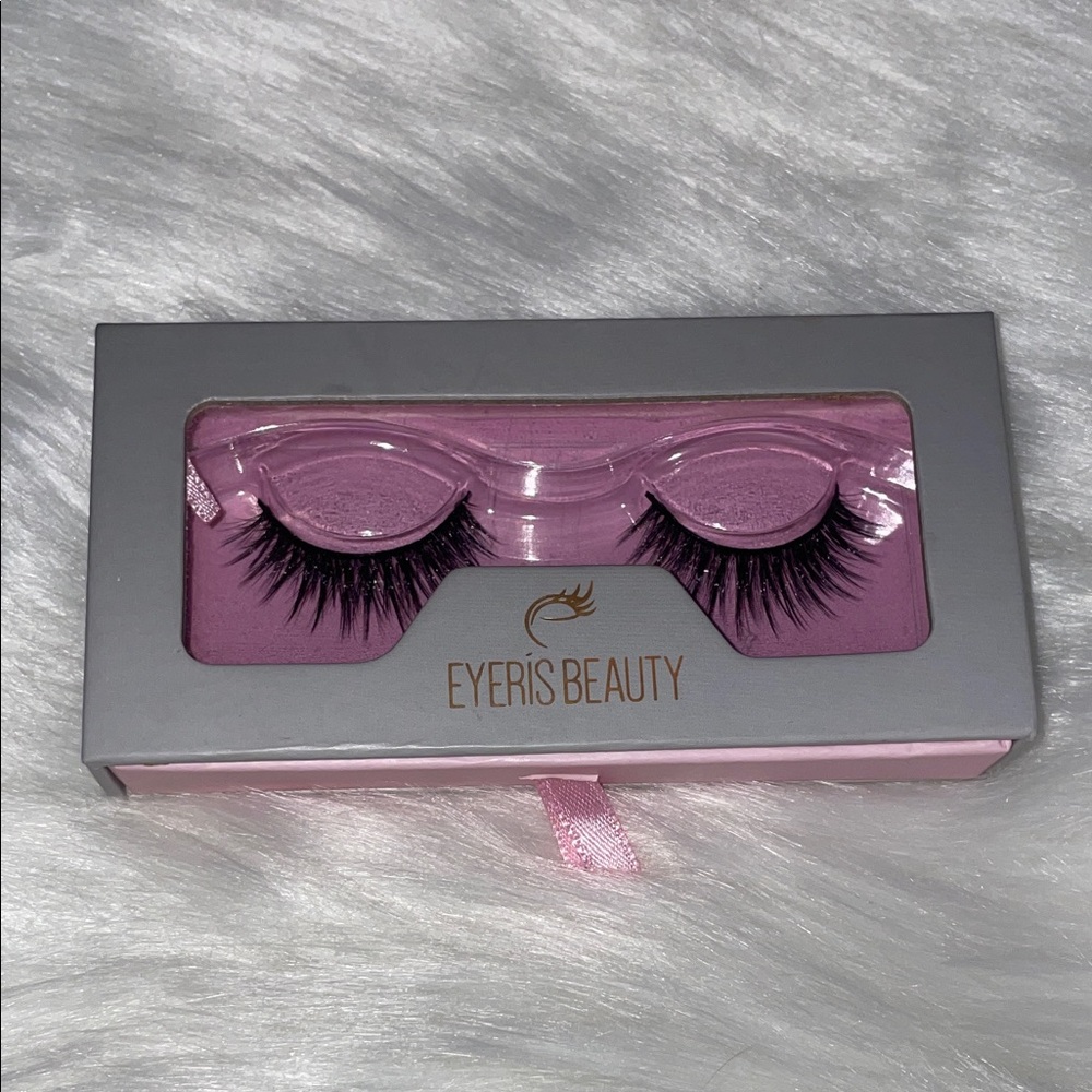 Eyerìs Beauty Liberty Black Silk Lashes